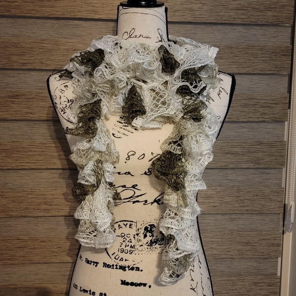 Handmade Knit Scarf - Picture 4 of 9